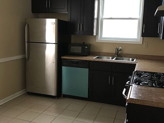 2nd image of 319 Osage St