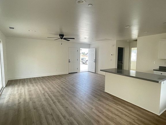 3rd image of 487-489 Neptune Dr #487