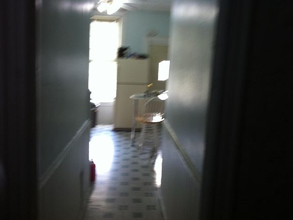 5th image of 918 S Claremont Ave