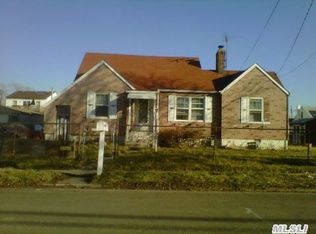 63 Surf Rd, Lindenhurst, NY 11757