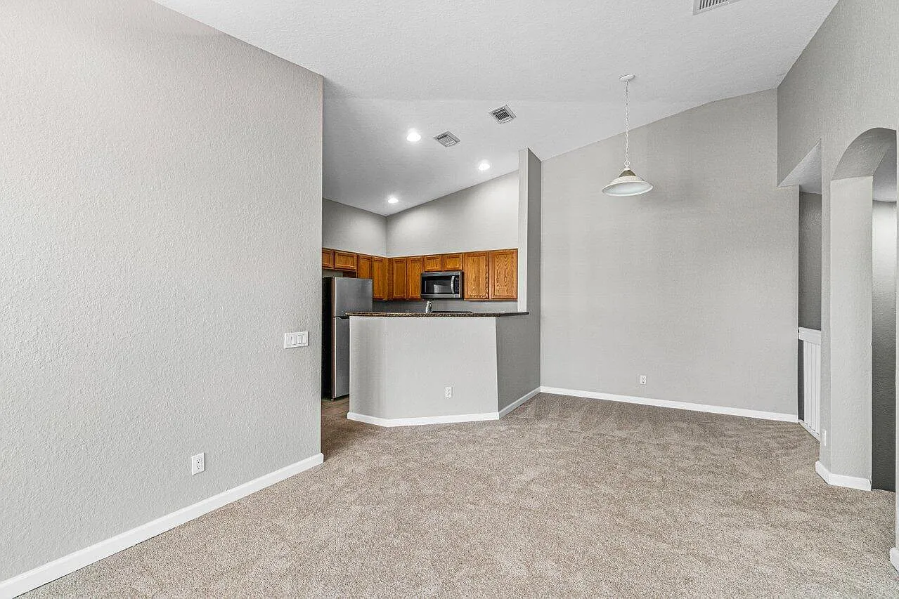 2 bed, 2.0 bath, 1022 sqft, $2,300 — Photo 4