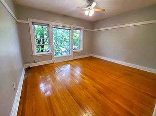 2066 W Hutchinson St APT 3, Chicago, IL 60618