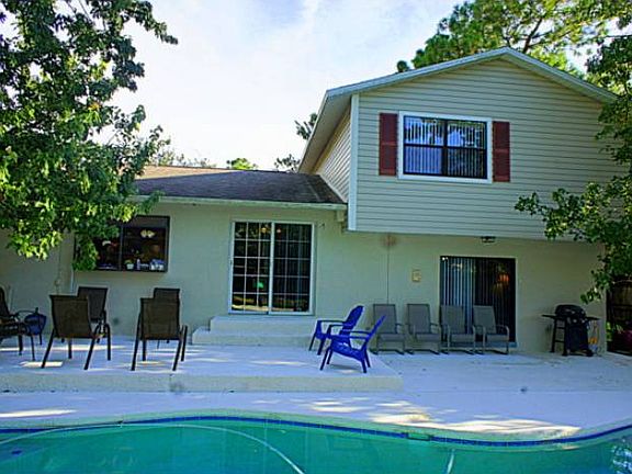 2nd image of 4846 Foxshire Cir