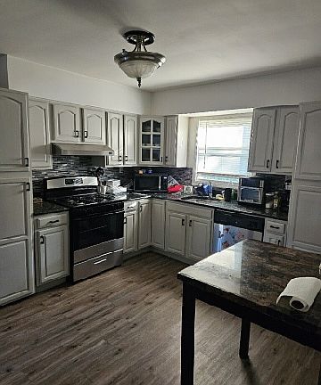 4th image of 1028 Morris Ave