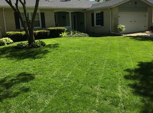 1364 Briarwood Dr, Naperville, IL 60540