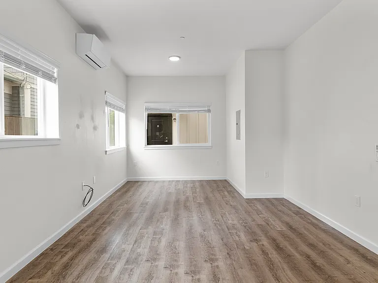 611 Anderson — Photo 13