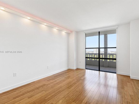 4th image of 9801 Collins Ave Penthouse 11O