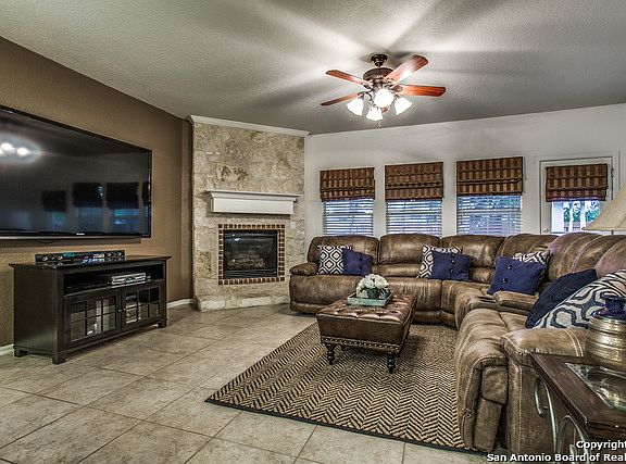 4th image of 25630 Wentink Ave