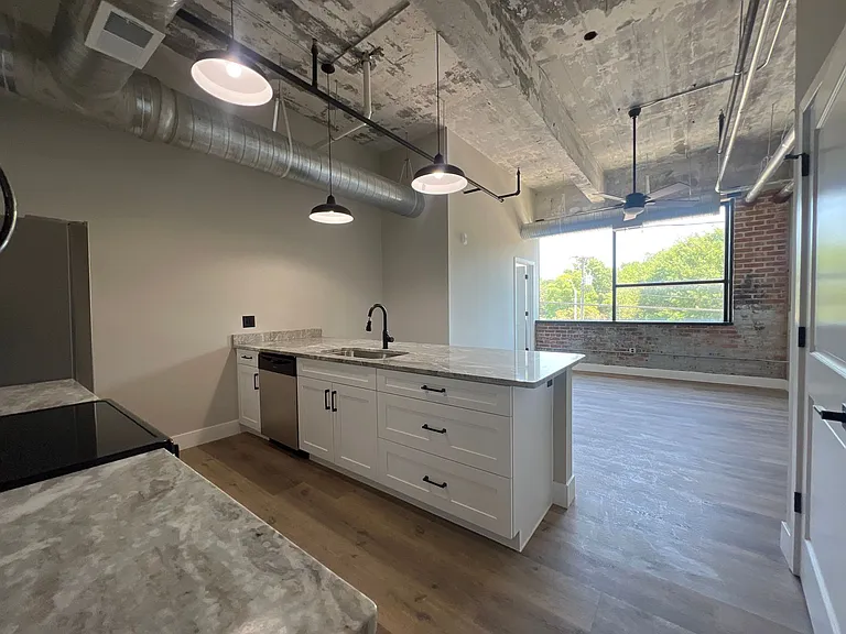119 E Princess Anne Rd — Photo 137