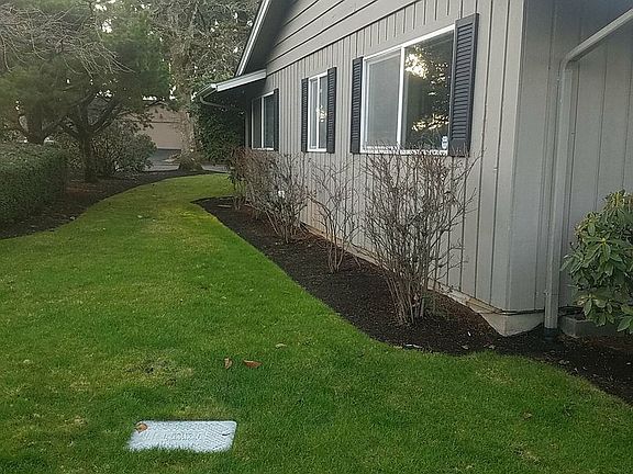 2nd image of 3317 NE Royal Oaks Dr