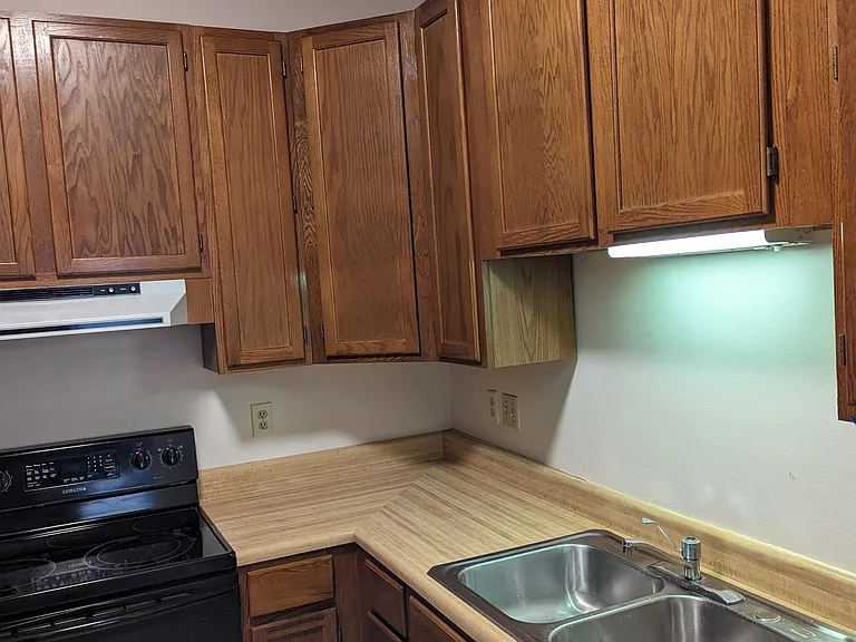 37 Green St #2 — Photo 6