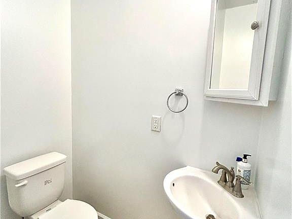 4th image of 1019 Cedar Place Ct