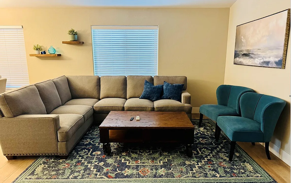 4 bed, 1780 sqft, $4,200 — Photo 2