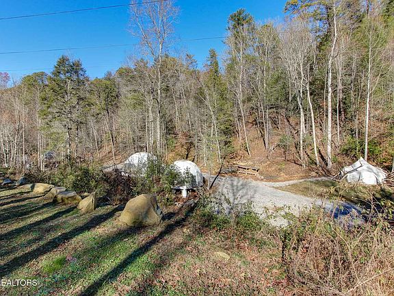 2nd image of 910 Windy Hill Way
