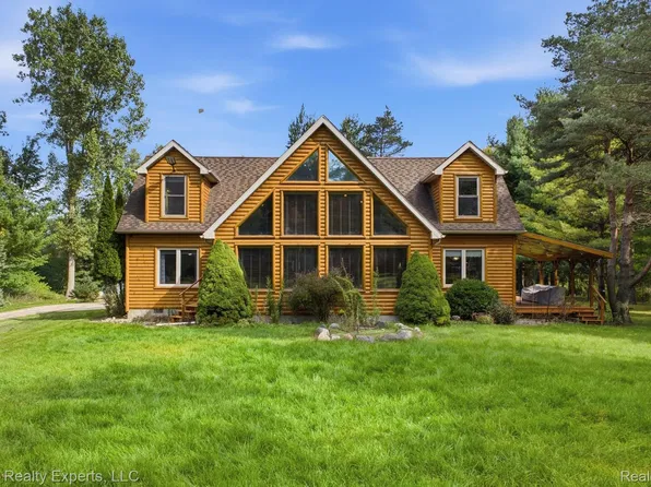 3279 Babcock Rd, Lexington, MI 48450
