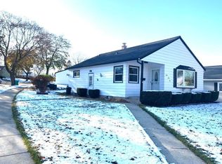 4061 S Hately Ave, St Francis, WI 53235