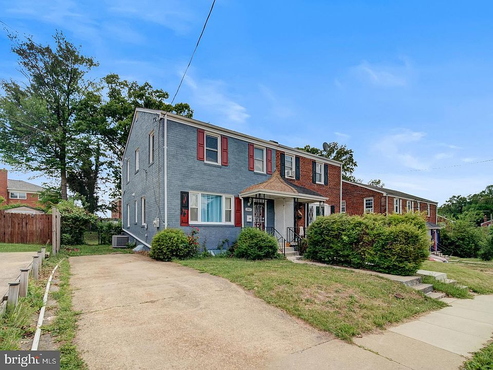 1st image of 2407 Saint Clair Dr