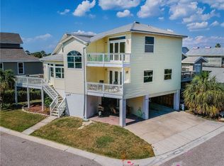 17817 Lee Ave, Redington Shores, FL 33708