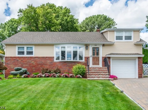 212 Starmond Ave, Clifton City, NJ 07013