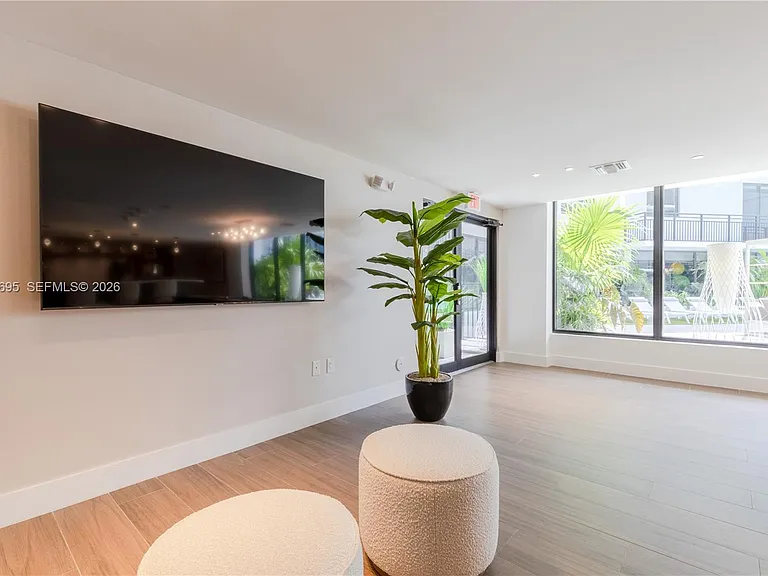 1007 Spring Garden Rd — Photo 3