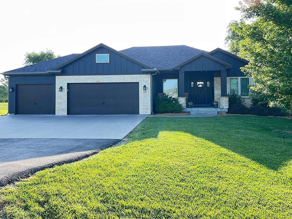 1st image of 4305 Wren Rd