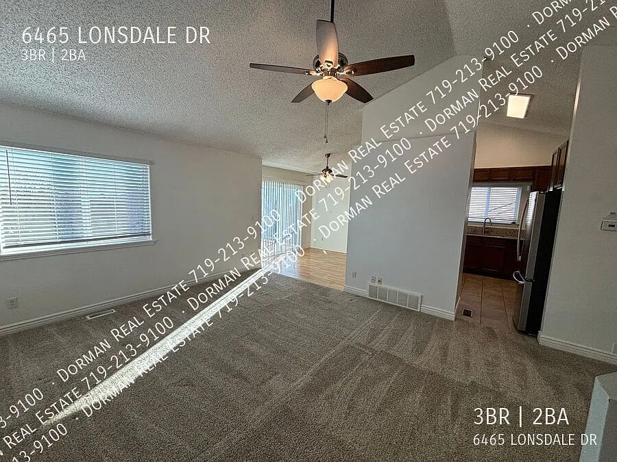 3 bed, 2 bath home, 2 car garage on east side, New carpet! — Photo 3
