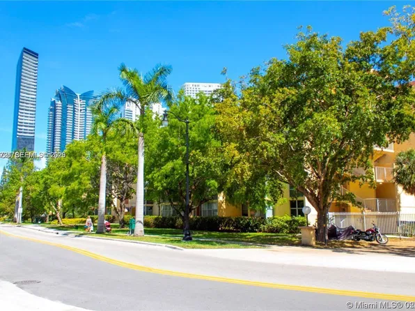 200 172nd St APT 101, Sunny Isles Beach, FL 33160