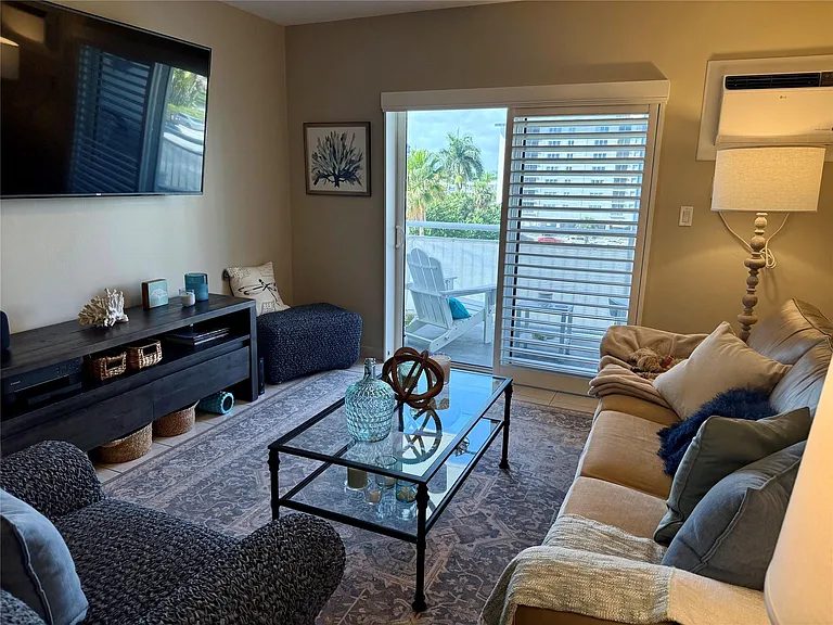 720 Orton Ave #404 — Photo 12