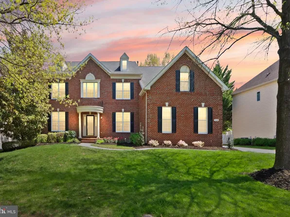 19944 Interlachen Cir, Ashburn, VA 20147