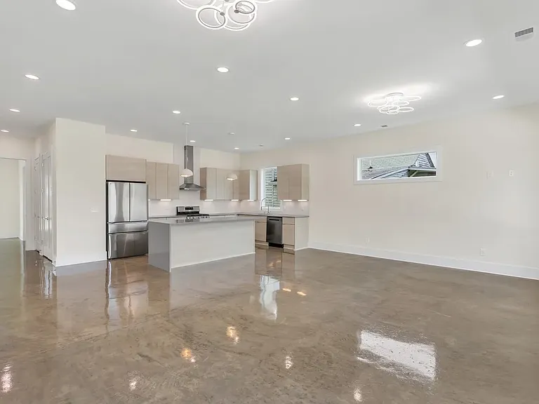 2430 Batavia St — Photo 12