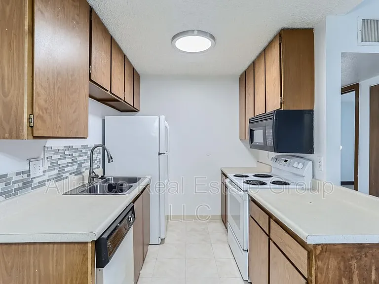 3100 S Federal Blvd #323 — Photo 5