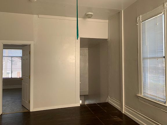2nd image of 2133 E 17th St