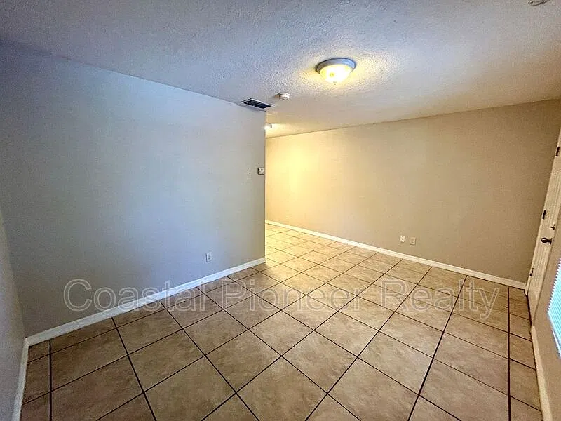 1 bed, 1.0 bath, 527 sqft, $1,000 — Photo 4