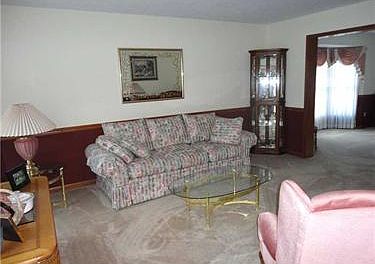 3rd image of 419 Swan Dr