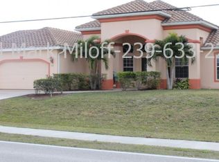 300 Trafalgar Pkwy, Cape Coral, FL 33991