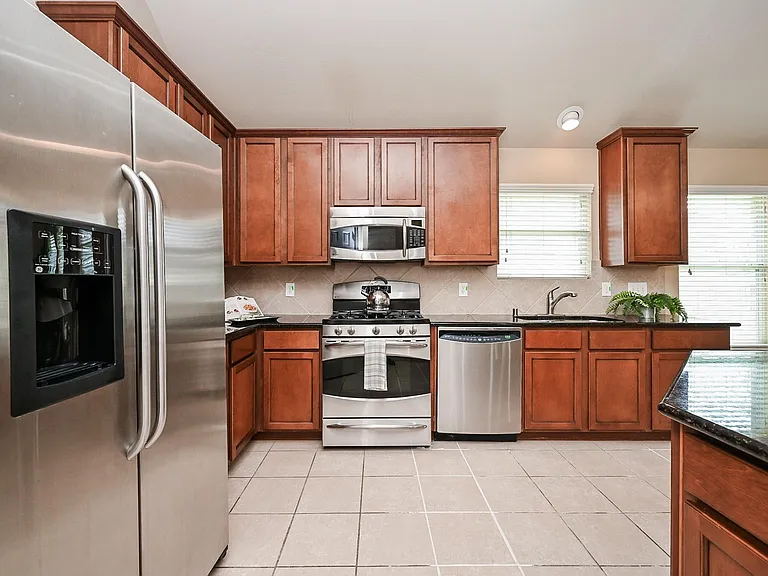 8010 Durham Run Ln — Photo 10