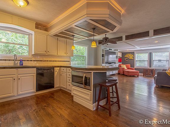 4th image of 1723 Aberdeen St NE