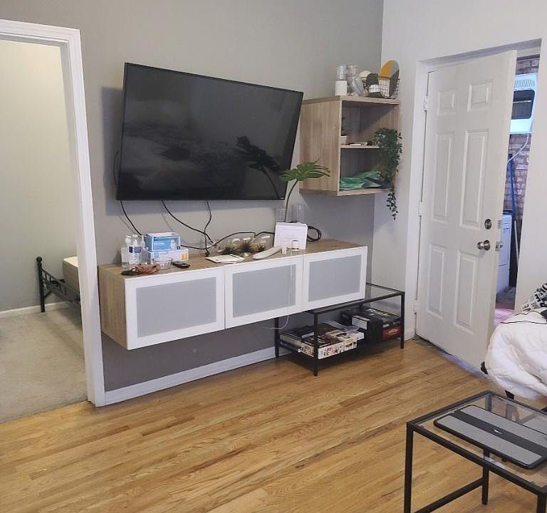 1st image of 1440 N Leavitt St APT 1R