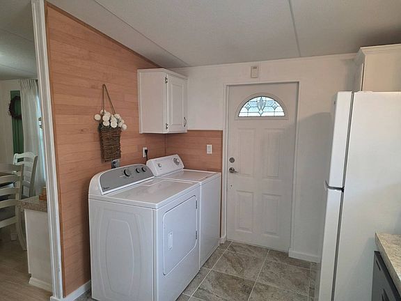 4th image of 5671 SW 55th Ave