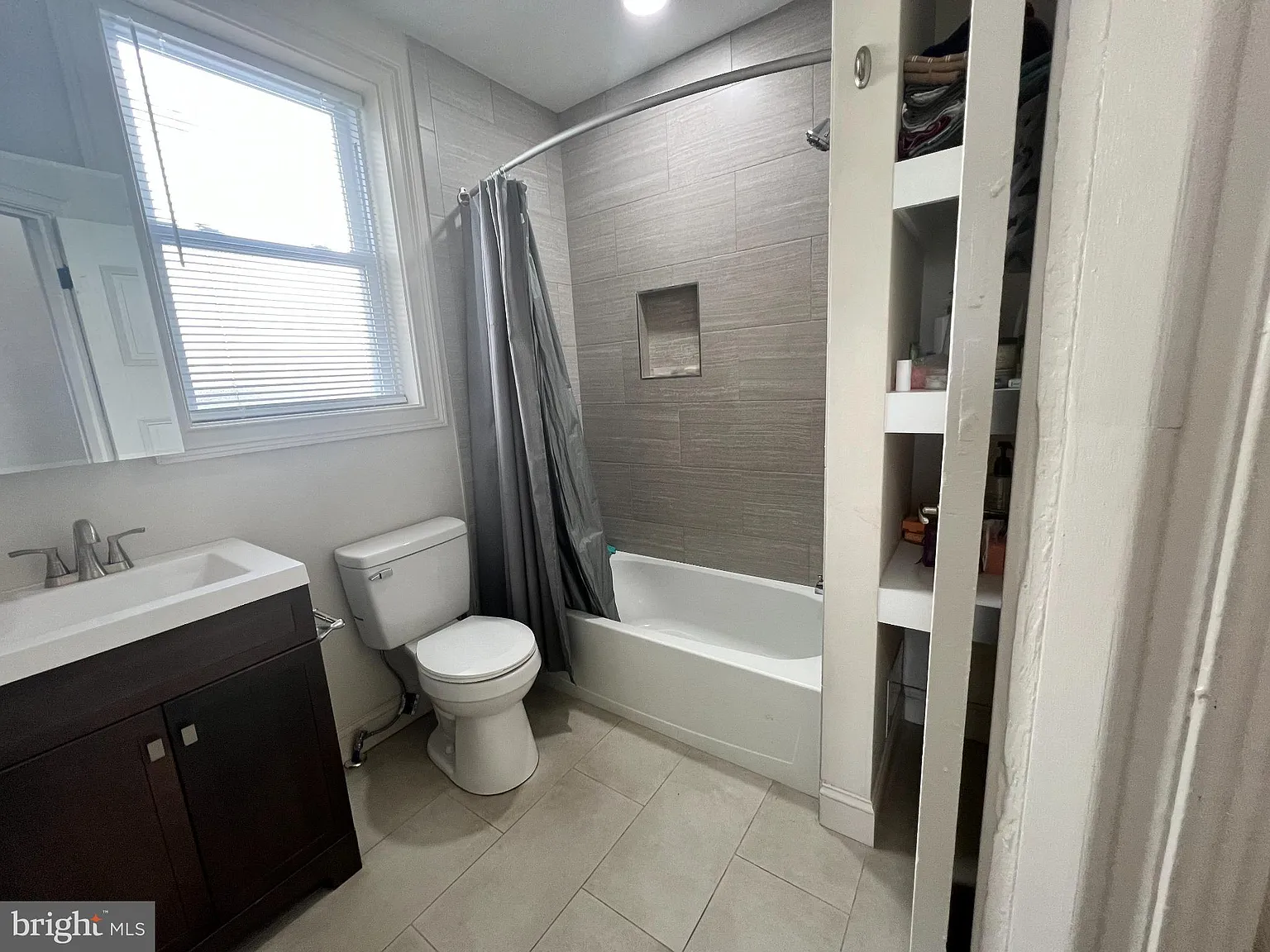 3 bed, 1.0 bath, 1100 sqft, $1,750 — Photo 4