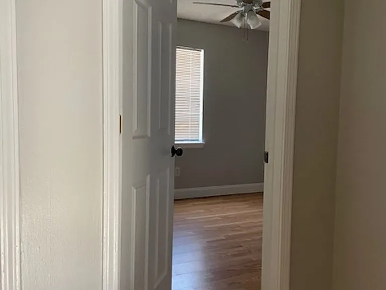 2506 Johnson Dr — Photo 10