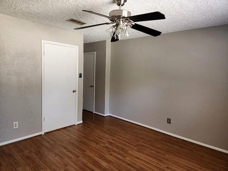2322 Deer Valley Dr — Photo 33