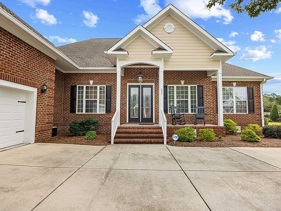 3rd image of 207 Minnow Ln.