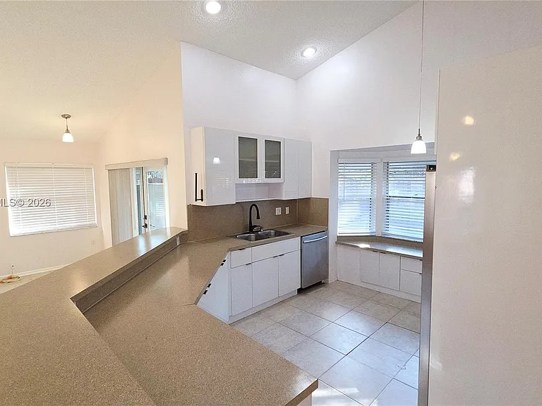 3247 NW 123rd Ave — Photo 3