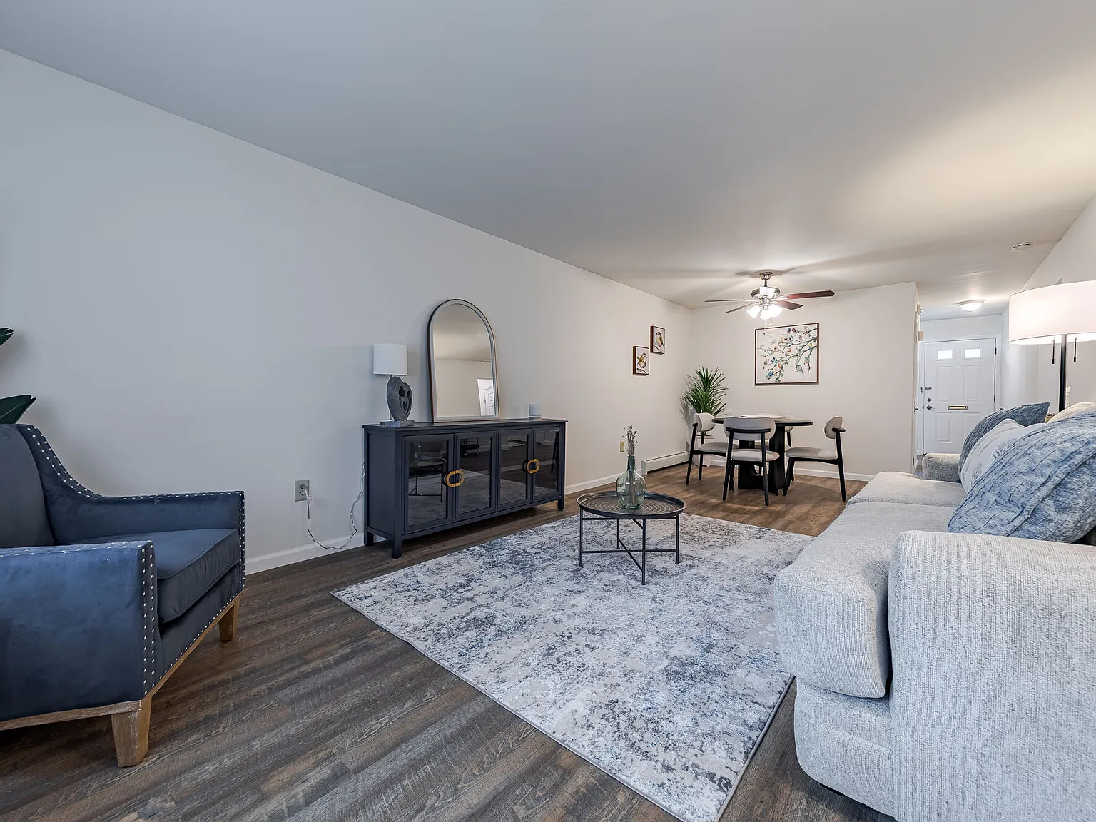 Park Apartments — Photo 4