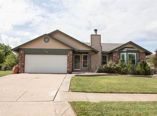 842 Spring Hill Farm Dr, Ballwin, MO 63021