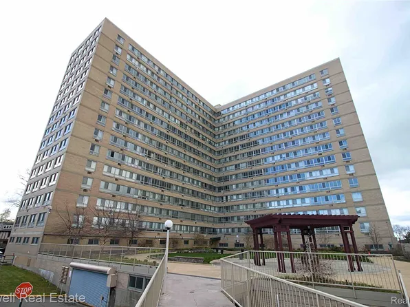 8900 E Jefferson Ave APT 220, Detroit, MI 48214