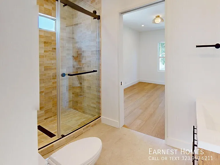 15242 Morrison St — Photo 17