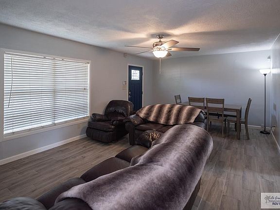3rd image of 202 W Williamson Ave