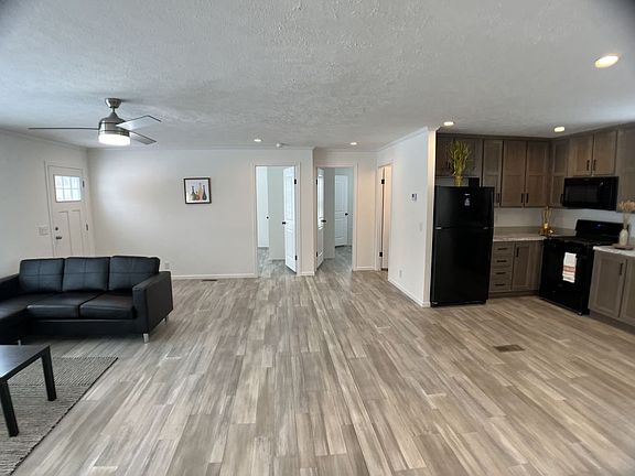 4th image of 7155 126th St W #438